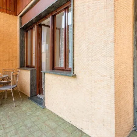 Altido Great 2br Apt With Parking In Country Комо