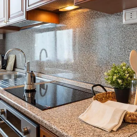 Апартаменты Altido Great 2br Apt With Parking In Country