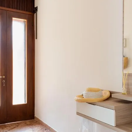 Altido Great 2br Apt With Parking In Country Como