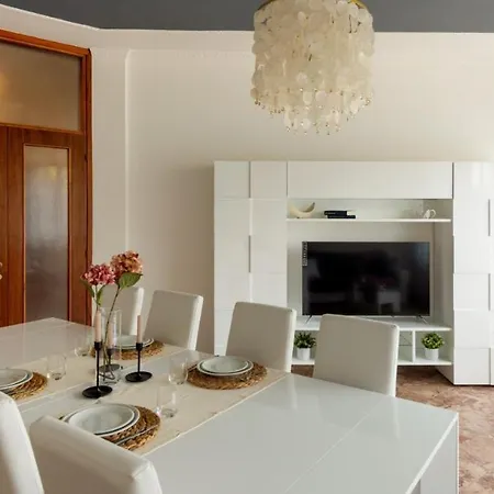 Altido Great 2br Apt With Parking In Country *