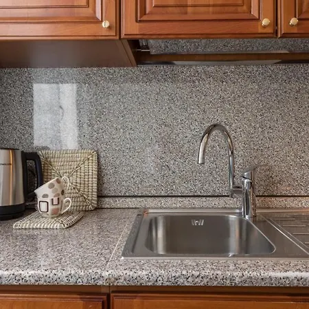 Lejlighed Altido Great 2br Apt With Parking In Country Como
